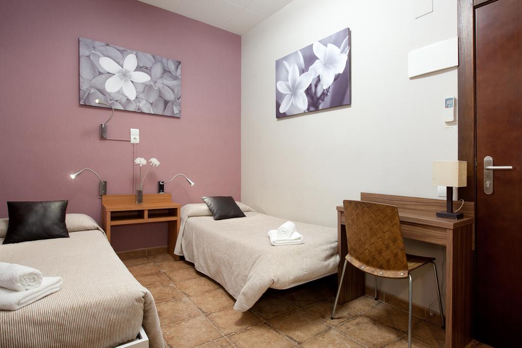 Pension Mariluz Барселона Номер фото