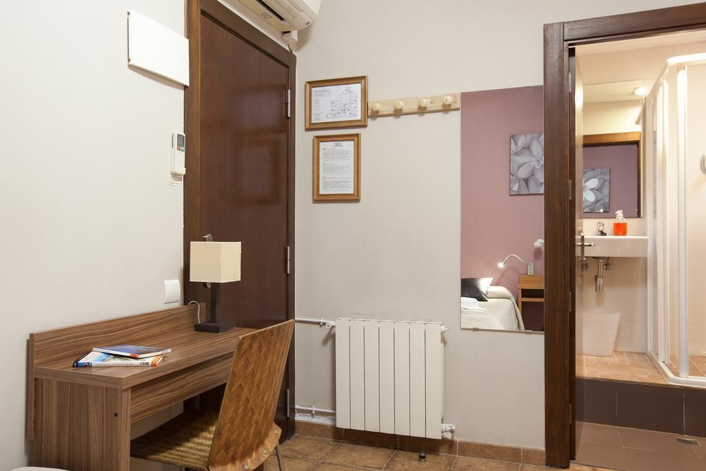 Pension Mariluz Барселона Номер фото